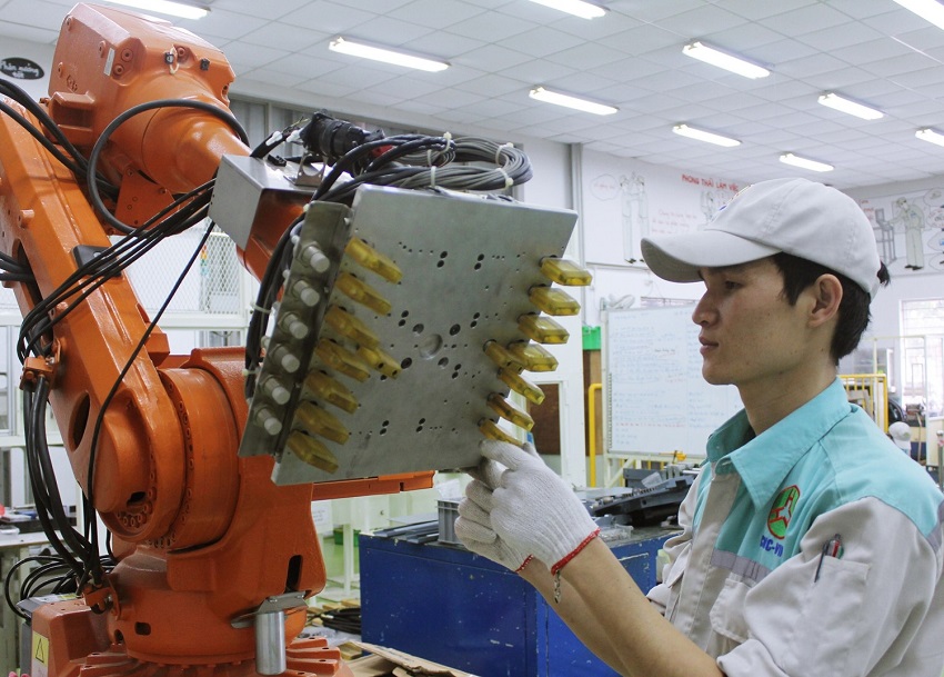 Lợi ích của robot công nghiệp trong sản xuất